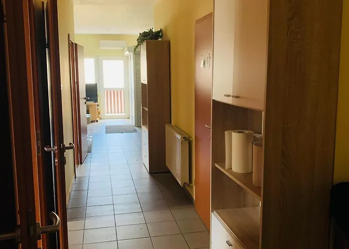 ホステル Balaton Grill Szallas