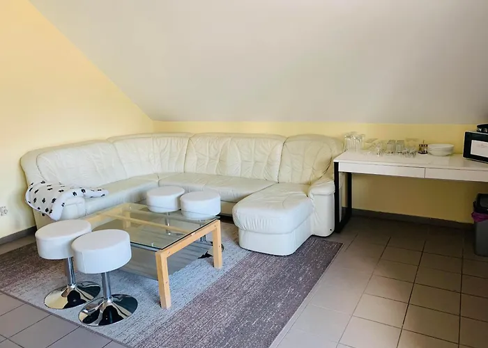 بيت شباب Balaton Grill Szallas *