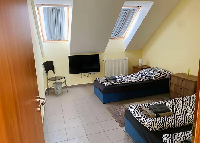 Balaton Grill Szallas ホステル シオーフォク