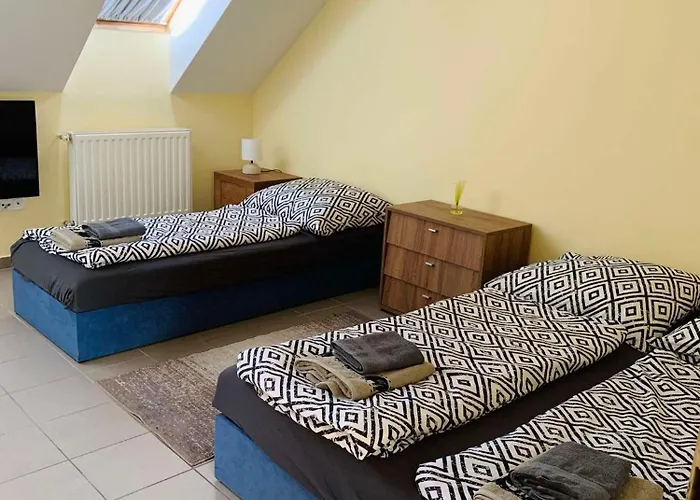 Balaton Grill Szallas ホステル シオーフォク